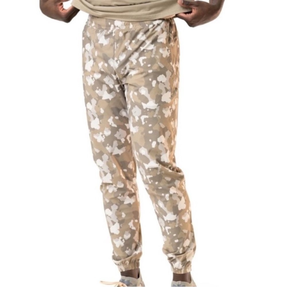 BALANCE ATHLETICA Swift Jogger Pants in Desert Ridge Camo Size Medium